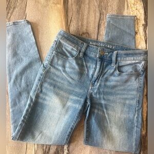 America Eagle skinny Jegging size 6/regular Light Wash